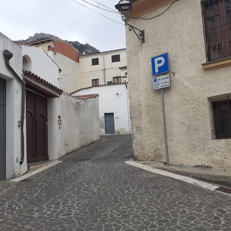 A Casa Di Anna Apartment Galtellì Екстериор снимка
